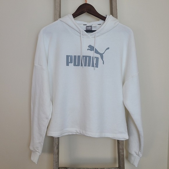 ⭐️40% Off⭐️ Puma Essentials+ Cropped Hoodie - Picture 4 of 11